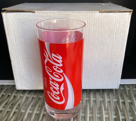 309001-2 € 15,00 coca cola glas 6x in doos rood wit D6 H 13 cm.jpeg